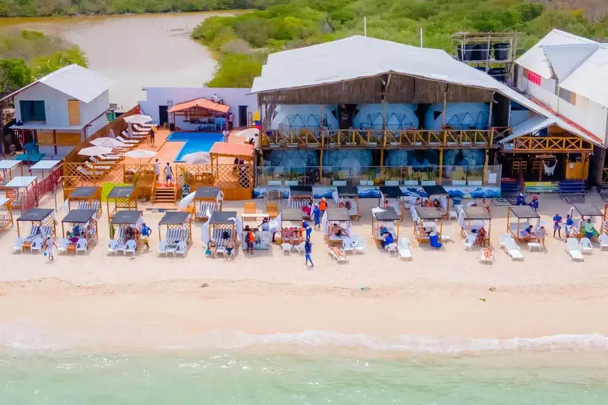 Vista panorámica de Playa Tranquila desde la Cabaña de Gerónimo